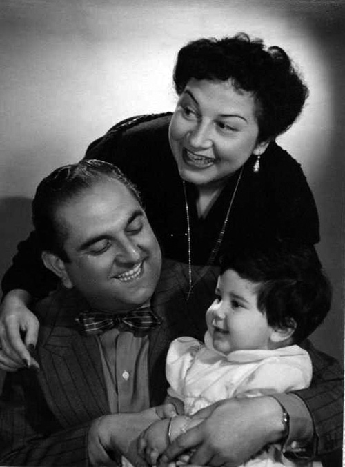 Λήδα μωρί με τους γονείς της