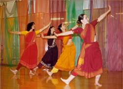 Bharata Natyam lesson in Mandiram